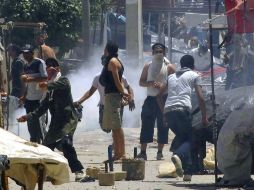 Grupos supuestamente salafistas se introdujeron en el museo y rasgaron varios lienzos, horas después comenzaron los incidentes . EFE  /