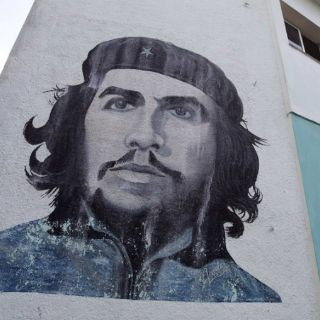 Publican libro en Cuba de téxtos inéditos del Che Guevara