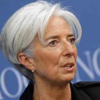 Lagarde presiona a miembros del FMI para aprobar reformas
