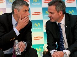 Adrián Steckel, de Iusacell, y Juan Abellan, de Movistar México. Las empresas firmaron una alianza estratégica. EL UNIVERSAL  /