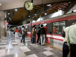 El servicio se suspendió momentáneamente en zonas afectadas, pero hoy el tren funciona con normalidad. ARCHIVO  /