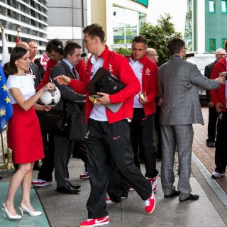 Polonia debe ganarle a los checos para avanzar