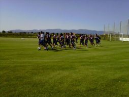 Chivas se prepara para el primero de dos compromisos en tierras españolas. ESPECIAL  /