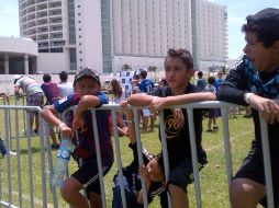 Algunos de sus pequeños seguidores arribaron al sitio desde temprana hora del sábado. EL UNIVERSAL  /