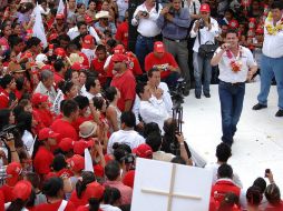 El priista se dirige a simpatizantes en el municipio de Cuautitlán. ESPECIAL  /