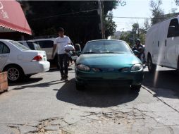 Siete de cada diez personas que se mueven por la zona metropolitana de Guadalajara lo hacen a pie.  /