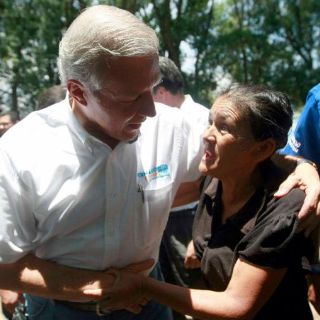 Guzmán garantiza servicios de salud por región