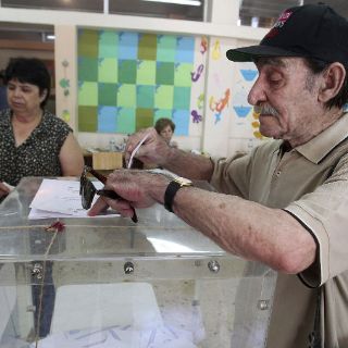 Los griegos votan entre la esperanza y el miedo al cambio