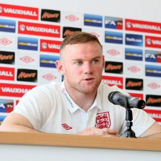 Rooney promete controlar su temperamento