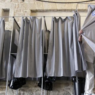 La izquierda gana en ultramar las elecciones francesas: sondeos