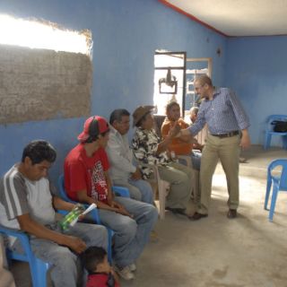 Del Toro habló con pescadores de San Lucas Evangelista
