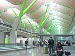 El año pasado en el aeropuerto de Madrid fueron repatriados 300 mexicanos, de acuerdo a la Secretaría de Relaciones Exteriores.ESPECIAL  /