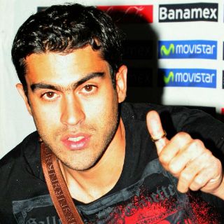 Aficionados tuzos reciben con calidez a Nery