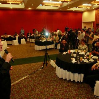 Crear subsecretaría de asuntos migratorios, propuesta de Fernando Guzmán