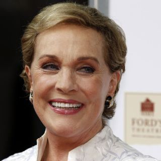 Vende Julie Andrews su residencia de Brentwood, California