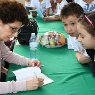De reprobada a escritora