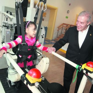 Fernando Guzmán promete fortalecer el DIF