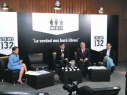 El escenario, como la imagen lo muestra, fue sencillo: sin atriles ni gran iluminación como los del IFE.  /