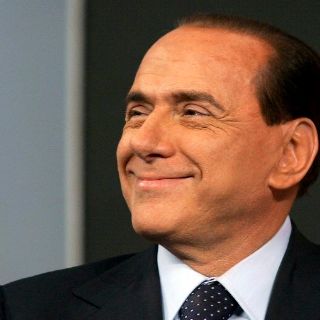Proponer que Italia abandone el euro no es una blasfemia: Berlusconi