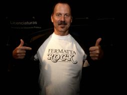 Lippman escuchó el trabajo de algunos de los presentes.  /