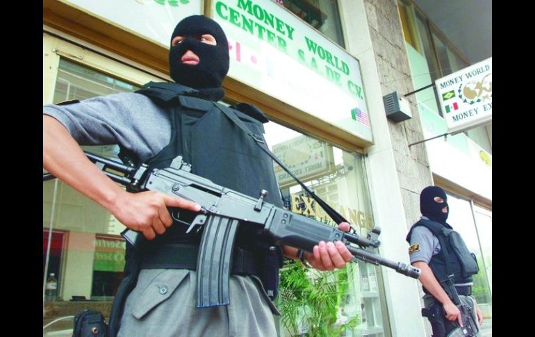 Según datos del ICE, en México trabajan una treintena de agentes y otros más de la Oficina Antidrogas Estadounidense. ARCHIVO  /