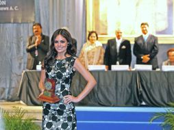 Ximena Navarrete.- La ex Miss Universo fue galardonada por la Fundación Pedro Sarquís Merrewe.  /