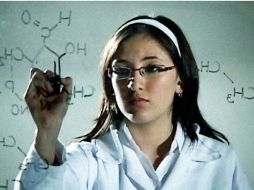 Las mujeres, representan más de la mitad de la población estudiantil de la UE y el 45 % de los doctorados. ESPECIAL  /