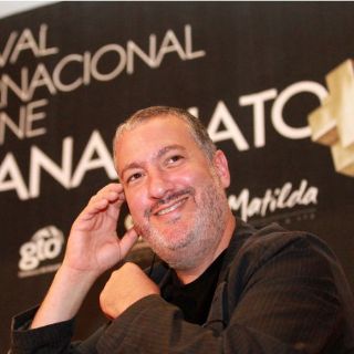 Tunick logra congregar dos mil 500 voluntarios para proyecto de desnudos en Múnich