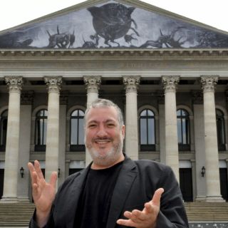 Tunick logra congregar dos mil 500 voluntarios para proyecto de desnudos en Múnich