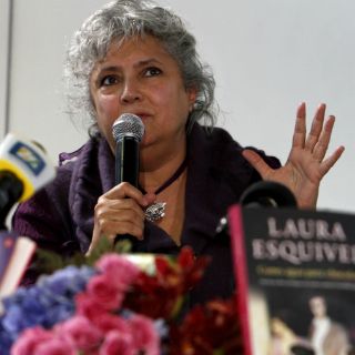 Laura Esquivel llama a la sociedad a generar el cambio que México necesita