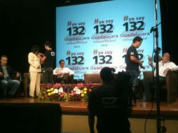 Minutos antes de dar inicio el debate organizado por #YoSoy132 GDL. Imagen de @ITESO  /