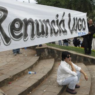 Piden obispos católicos a Lugo renunciar a la presidencia