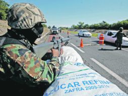 Pese al uso de las Fuerzas Armadas, el combate al crimen organizado deberá pasar por otras etapas, apunta el estudio. EL UNIVERSAL  /