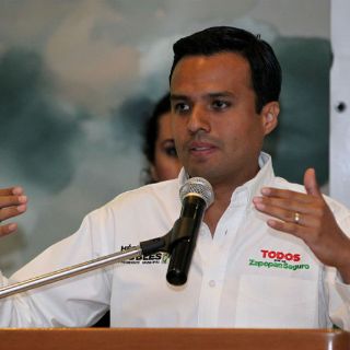 Robles inicia cierre de campaña en Lomas de Tabachines