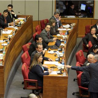 Senado paraguayo inicia juicio político a presidente Fernando Lugo