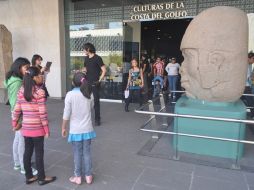 En el Museo Nacional de Antropología (MNA), el pintor Nicloás Moreno plasmó tres murales. ARCHIVO  /