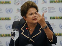 La presidenta brasileña, Dilma Rousseff, habla durante una rueda de prensa. EFE  /