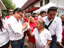 El candidato del PRI también tuvo encuentro con personas de la tercera edad y discapacitados. ESPECIAL  /