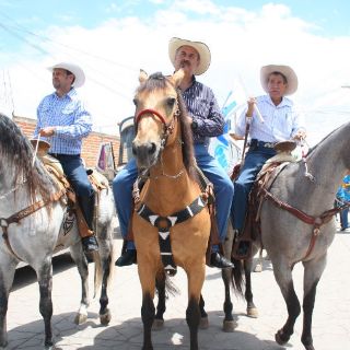 Agua purificada gratuita y apoyo al campo, propuestas de Andrés Zermeño