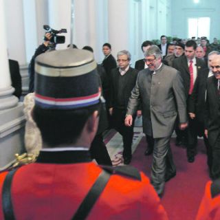 Destitución de Lugo cimbra a Paraguay