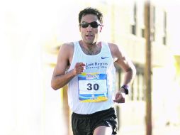 Juan Luis Barrios ha mejorado sus marcas esta temporada, lo cual lo motiva a hacer un gran papel en Londres 2012. MEXSPORT  /