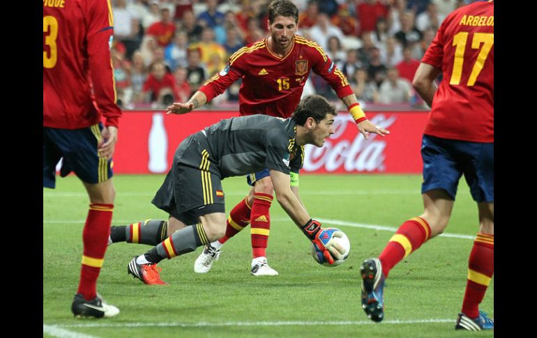 Iker Casillas (centro) ha sido un jugador fundamental para España en esta Eurocopa. EFE  /