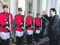 El nuevo presidente de Paraguay, Federico Franco, antes de recibir a la prensa internacional, en el Palacio Presidencial. REUTERS  /
