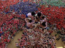 Los castellers, un arte que genera valores y sentimientos de grupo. EFE  /