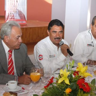 Ramiro Hernández ofrece apoyo al deporte para prevenir delitos