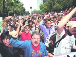 CIUDAD DE MÉXICO. El escritor Paco Ignacio TaiboII (c) encabezó la multitudinaria protesta en la capital del país. NTX  /