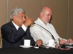 Andrés Manuel López Obrador presentó a Manuel J. Clouthier (d), como posible fiscal anticorrupción. EFE  /