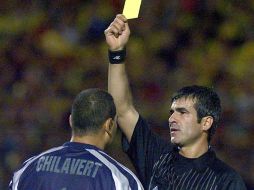 La Liga MX, la que paga a los árbitros, ha diseñado un esquema para que éstos no se vean afectados por los vicios del pasado. ARCHIVO  /