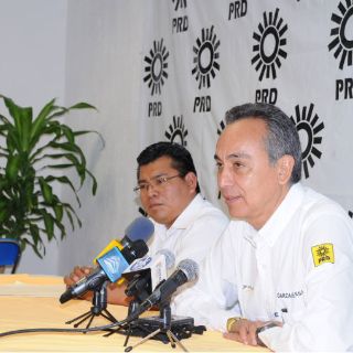 Fernando Garza firma compromisos con la Unión de Pueblos Indígenas de Jalisco