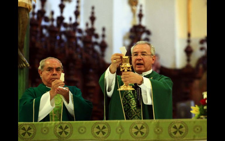 La Arquidiócesis de Guadalajara denunció que evangélicos promueven el voto a favor del priista Aristóteles Sandoval. ARCHIVO  /